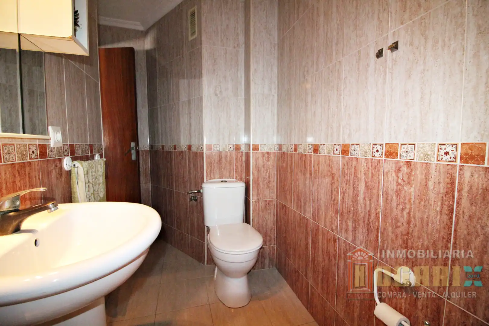 Badezimmer von Dachboden zum Verkauf in Huelva mit Terrasse