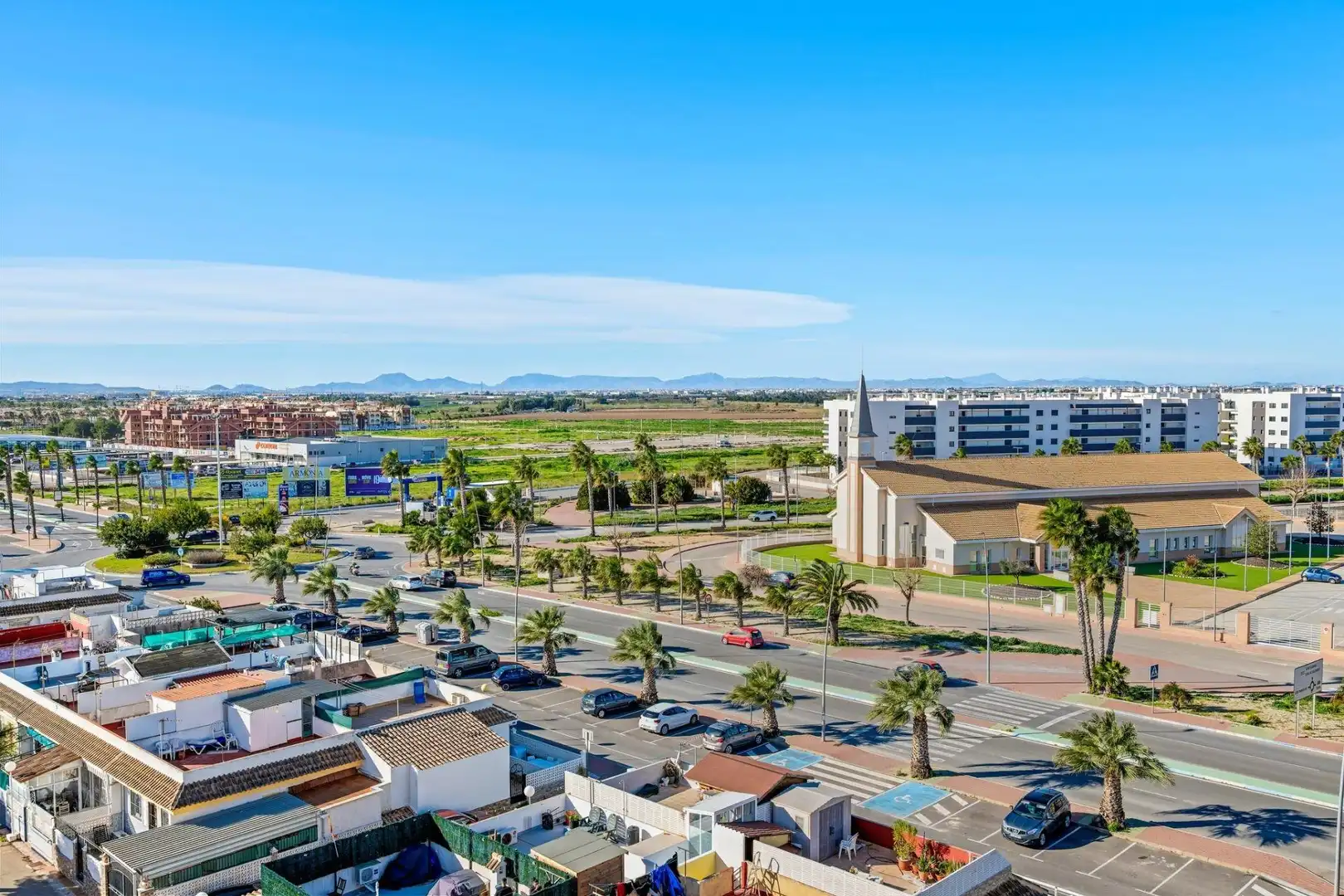 Außenansicht von Wohnungen zum Verkauf in Los Alcázares mit Privatgarten und Gemeinschaftspool