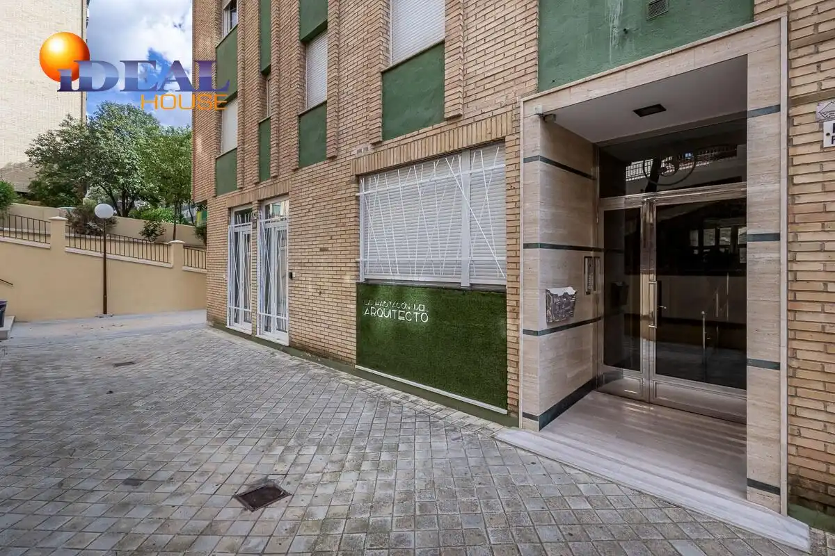 Piso con ascensor en venta en Calle ARQUITECTO JIMENEZ LACAL, imagen 33