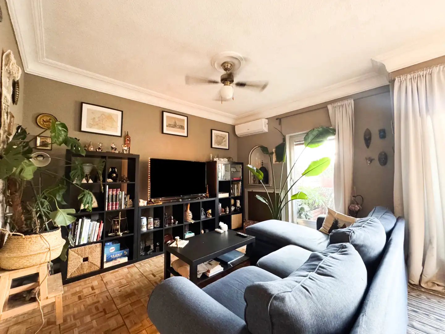 Living room of Flat for sale in Madrid  with Air Conditioner and Balcony
