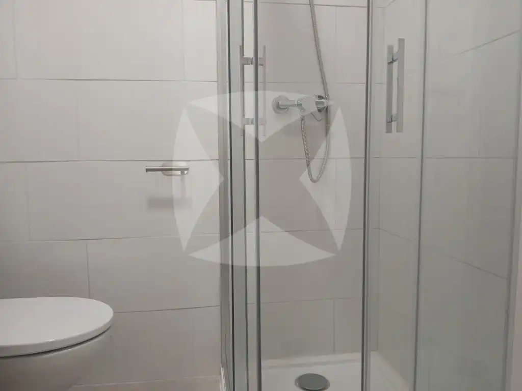 Bany de Pis de lloguer en Cáceres amb Aire condicionat i Terrassa