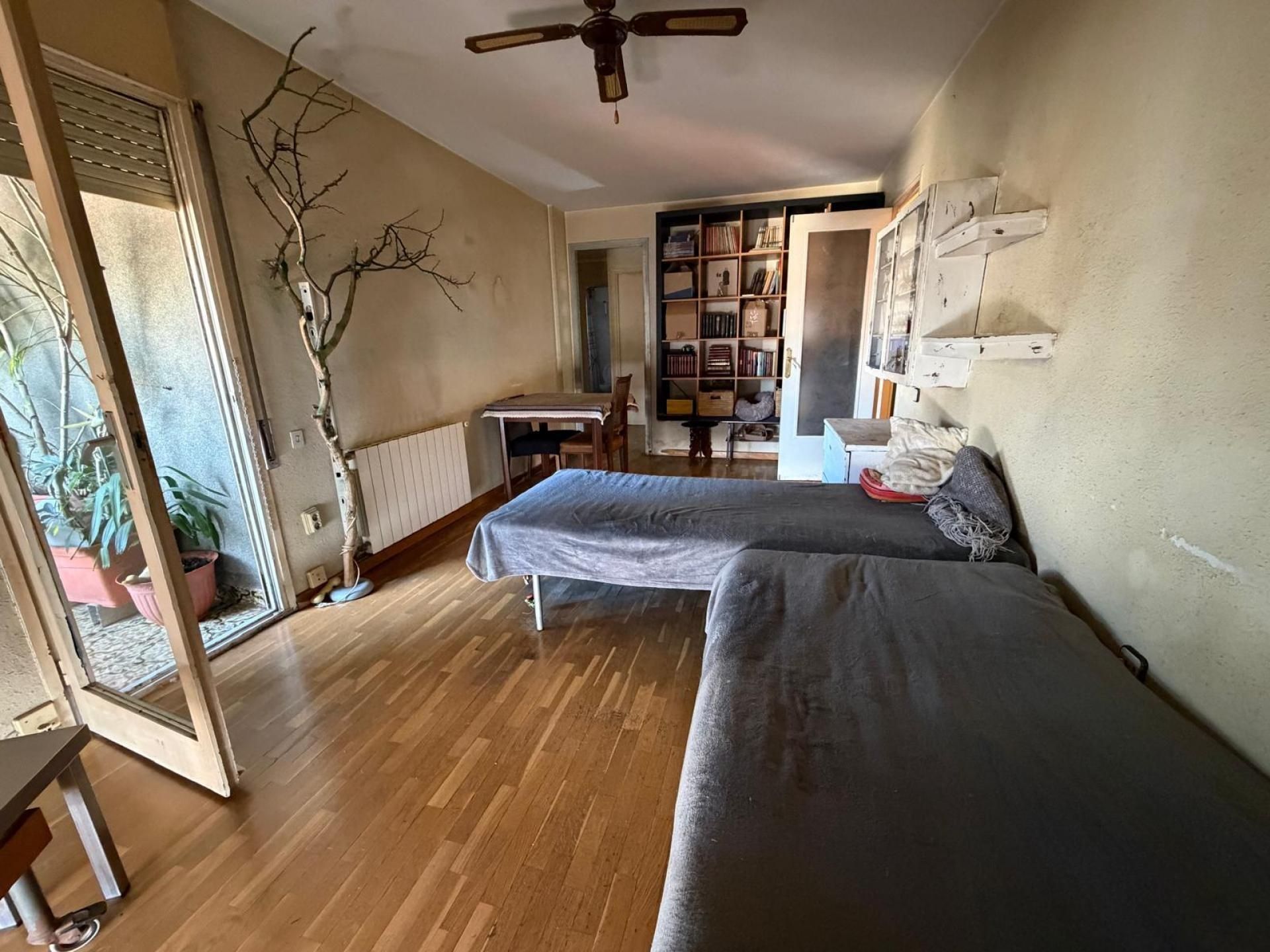 Habitación de Piso en venta en Sabadell con Calefacción, Parquet y Terraza