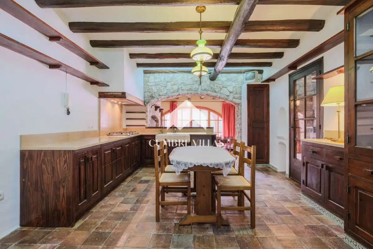 Cuina de Casa o xalet en venda en Sant Pere de Ribes amb Calefacció, Terrassa i Traster