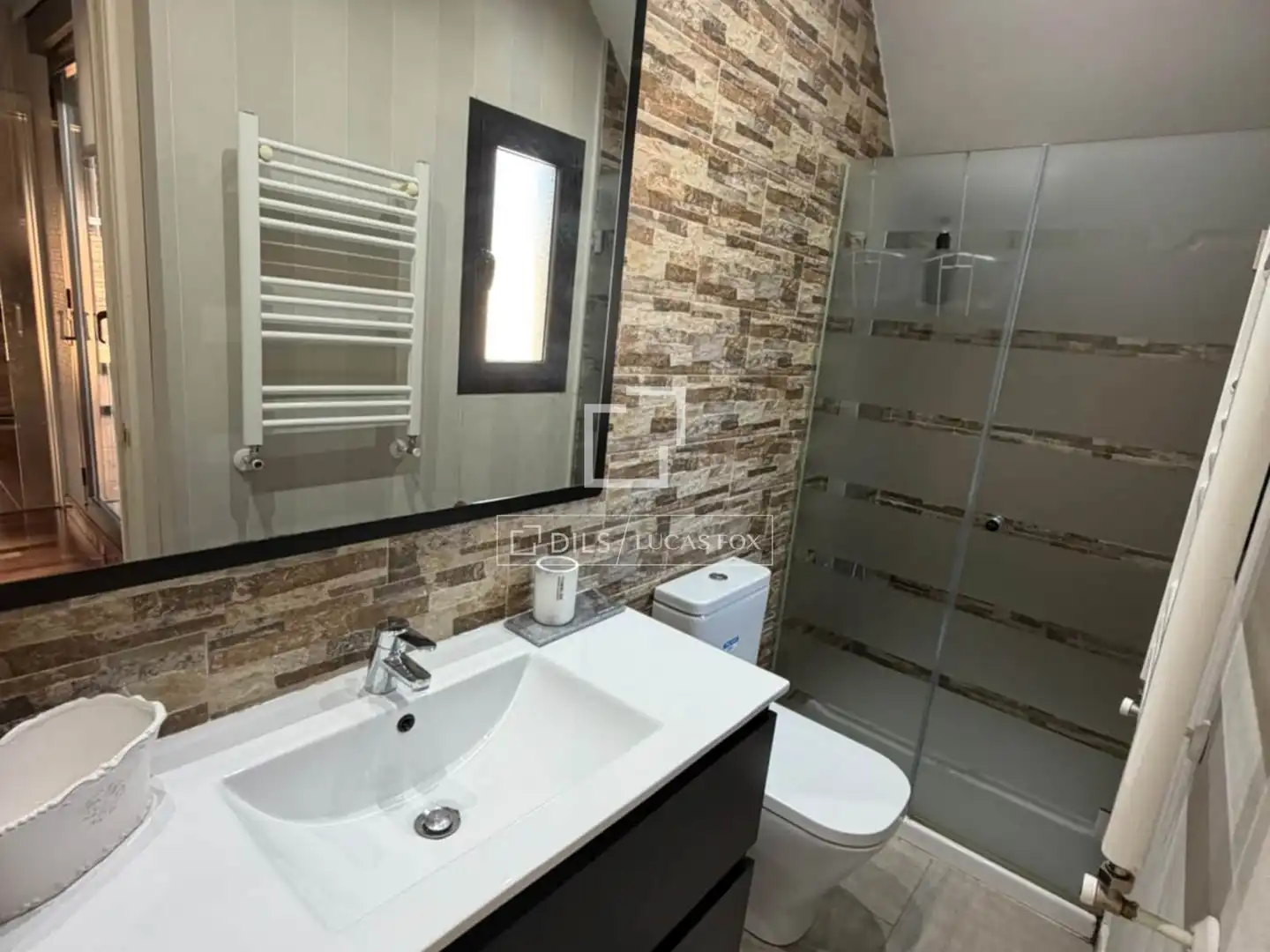 Bathroom of Flat for rent in Majadahonda  with Air Conditioner, Heating and Private garden