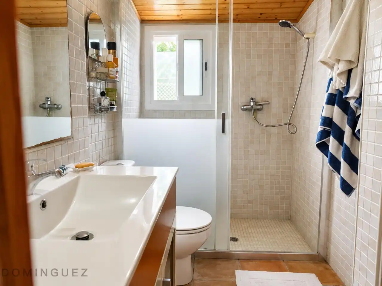 Bany de Casa o xalet en venda en Cangas  amb Calefacció, Jardí privat i Terrassa