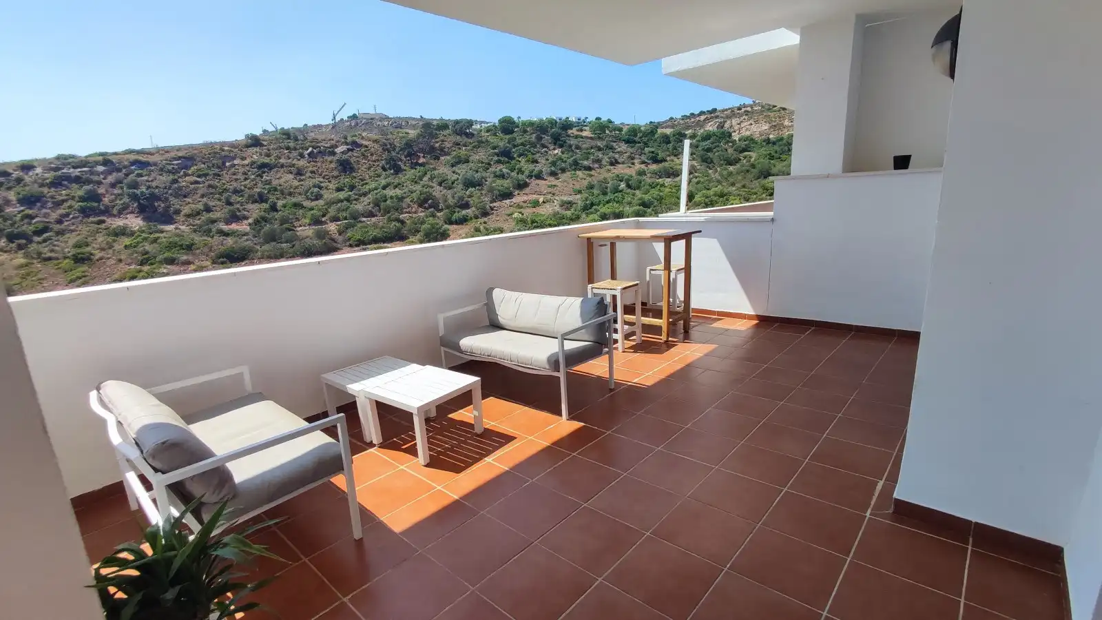 Terrasse von Erdgeschoss zum Verkauf in Manilva mit Klimaanlage, Terrasse und Abstellraum