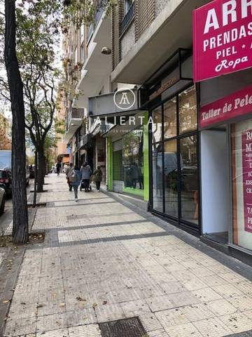 Local comercial en Alquiler en San Vicente Mártir en Paseo Constitución - Las Damas