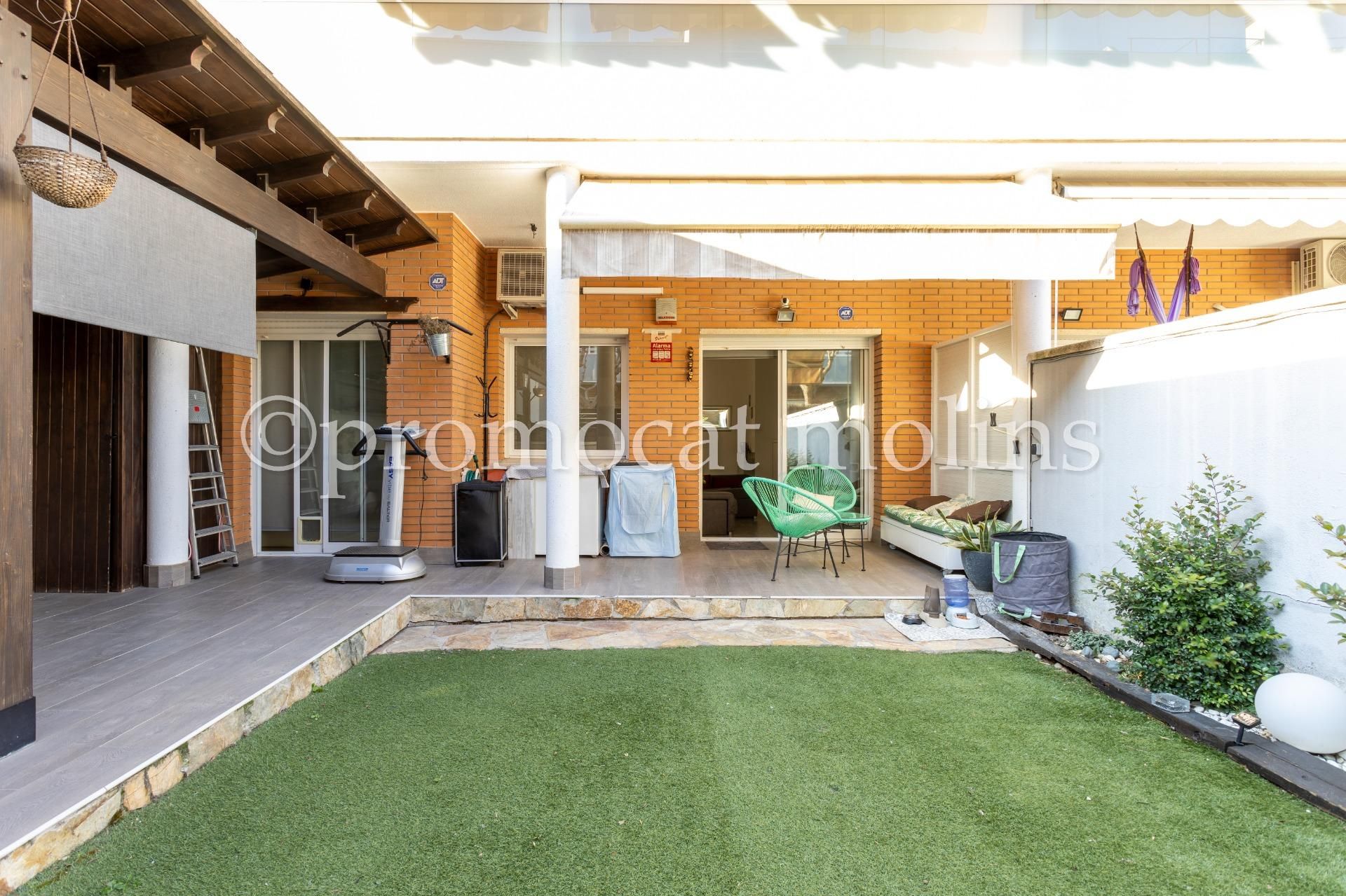 Terrassa de Planta baixa en venda en Molins de Rei amb Aire condicionat, Calefacció i Jardí privat