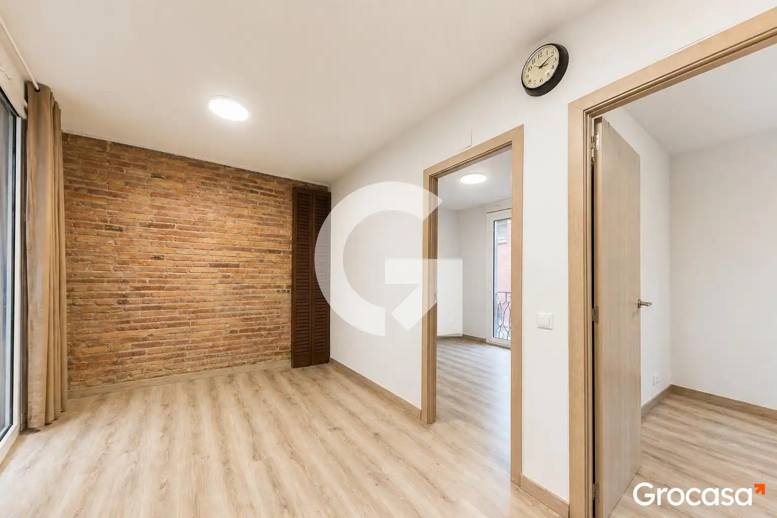 Bedroom of Flat for sale in Barcelona  with Air Conditioner, Oven and Washing machine