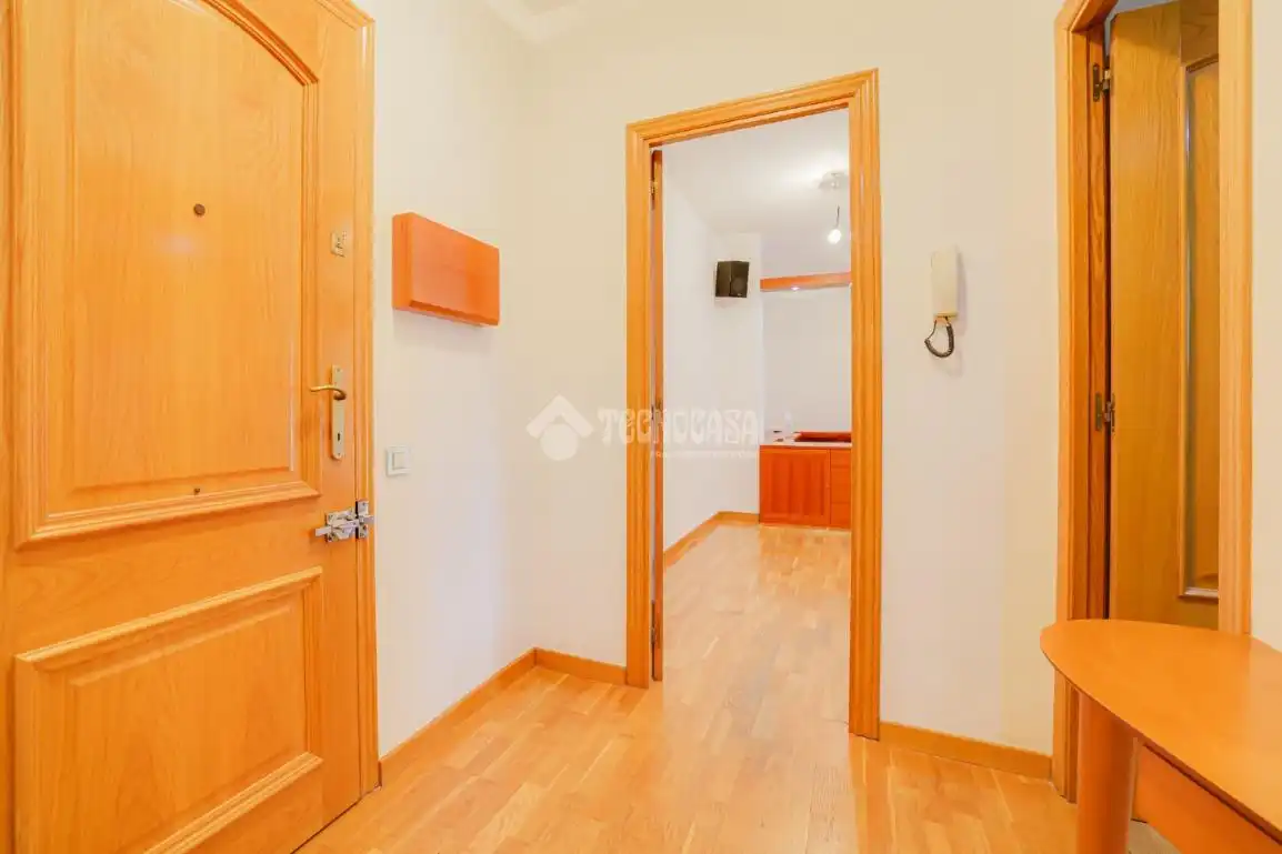 Piso en venta en Barcelona con Calefacción y Balcón