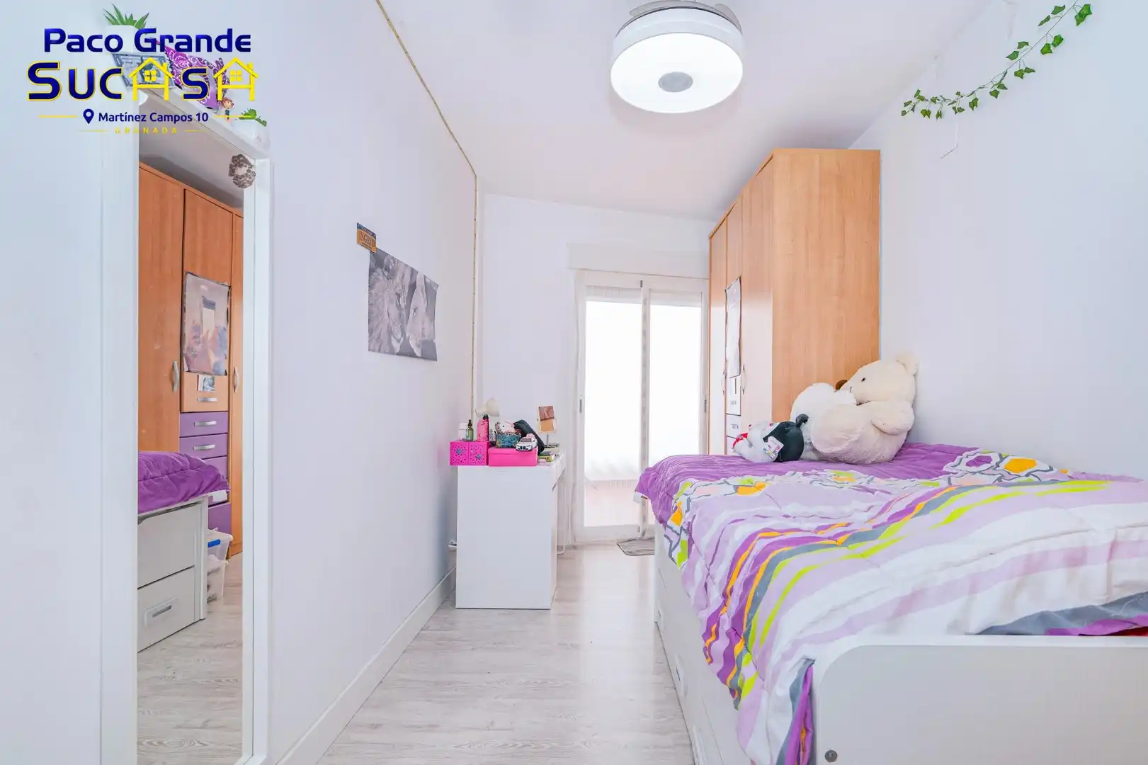 Schlafzimmer von Erdgeschoss zum Verkauf in La Zubia mit Klimaanlage, Heizung und Möbliert