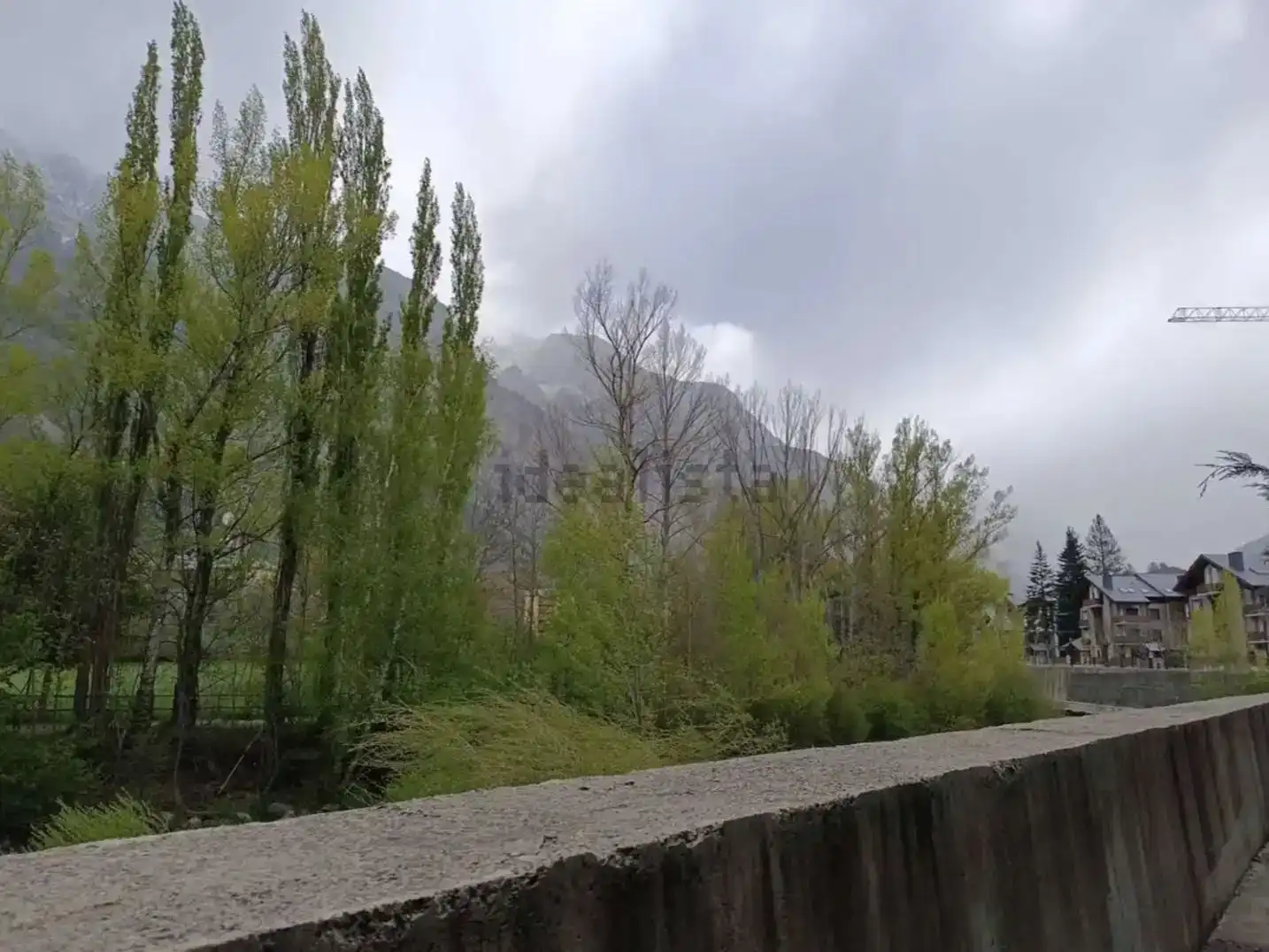 Vista exterior de Apartamento en venta en Benasque con Jardín privado, Trastero y Amueblado