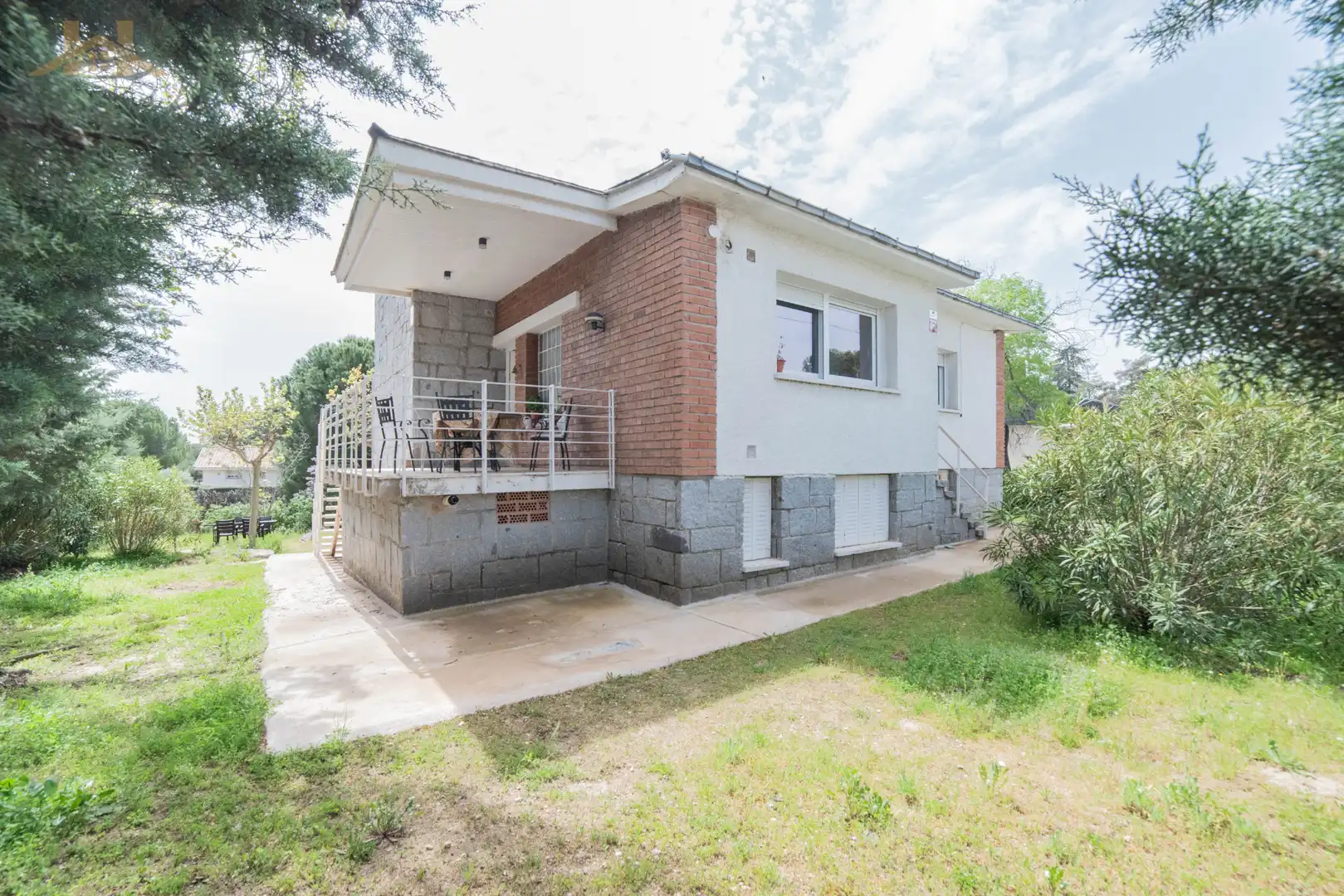 Exterior view of Houses for sale in Valdemorillo  with Heating, Private garden and Parquet flooring