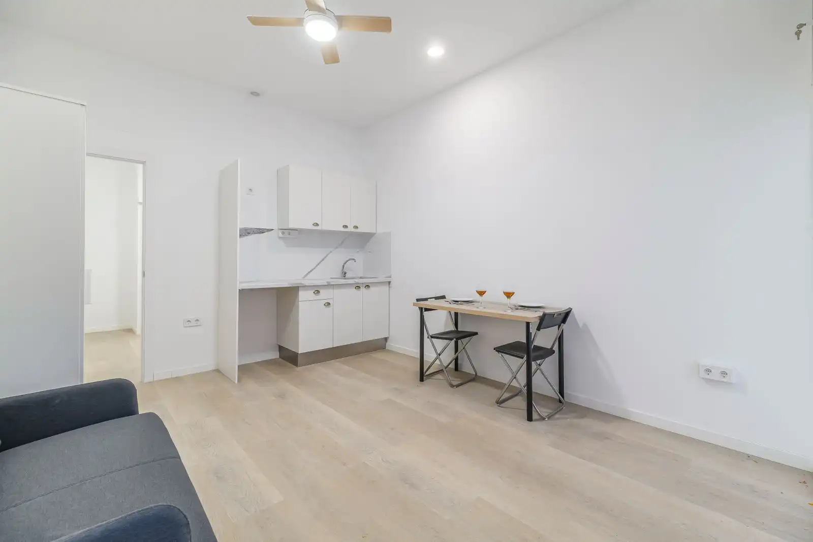 Estudi en venda en Viladecans amb Parquet, Moblat i Forn