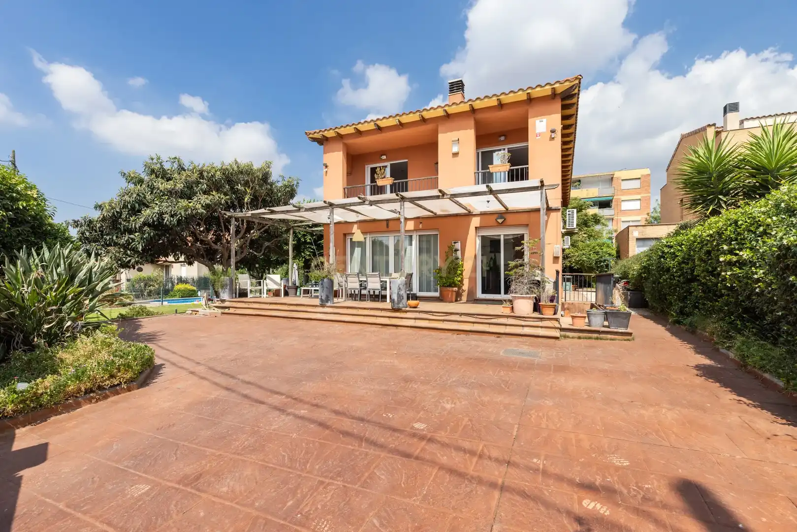 Vista exterior de Casa o chalet en venta en Parets del Vallès con Aire acondicionado y Balcón