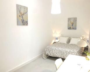 Bedroom of Flat to share in  Sevilla Capital  with Air Conditioner and Terrace