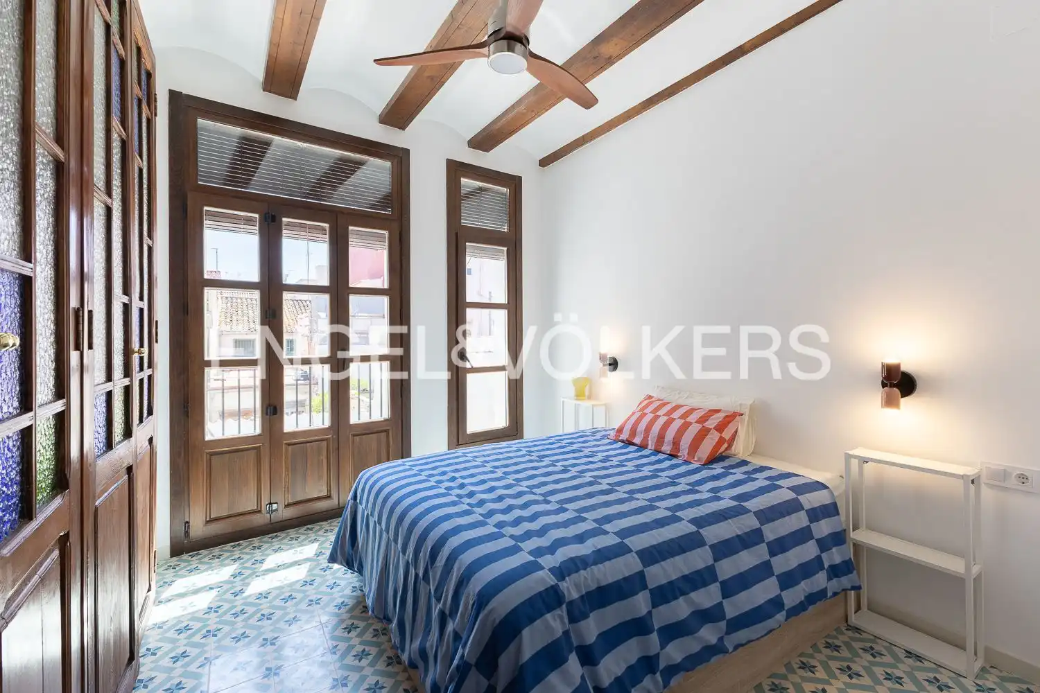 Schlafzimmer von Wohnung zur Miete in Valencia mit Heizung und Balkon