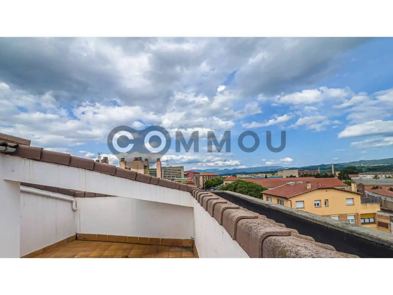 Vista exterior de Dúplex en venta en Vic con Calefacción y Terraza
