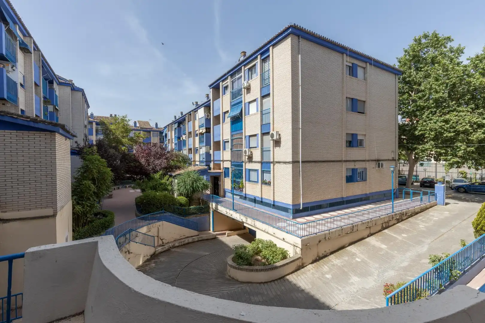 Vista exterior de Piso en venta en Granada con Aire acondicionado, Calefacción y Balcón