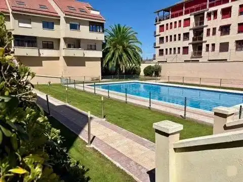 Piscina de Dúplex en venta en Ciudad Real con Aire acondicionado, Calefacción y Trastero