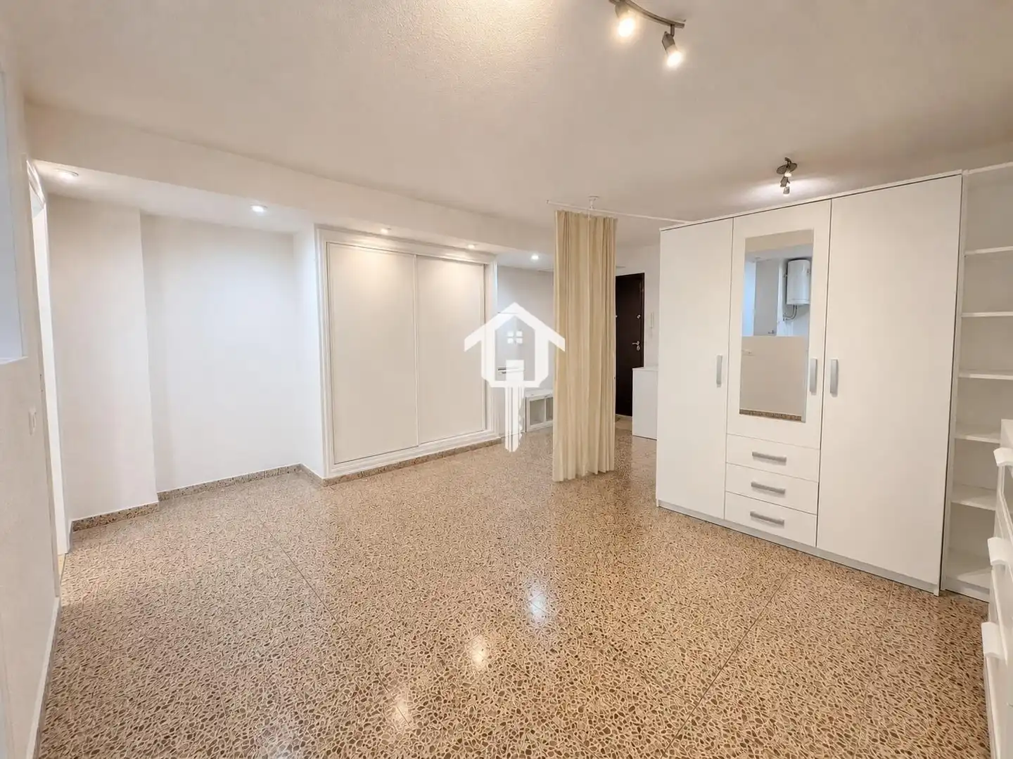 Wohnung zum Verkauf in Alicante / Alacant mit Klimaanlage, Möbliert und Balkon