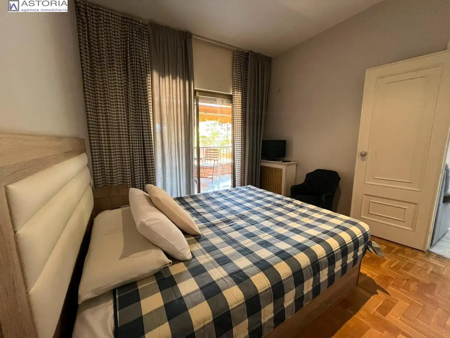 Habitación de Apartamento de alquiler en Granada con Aire acondicionado, Calefacción y Terraza