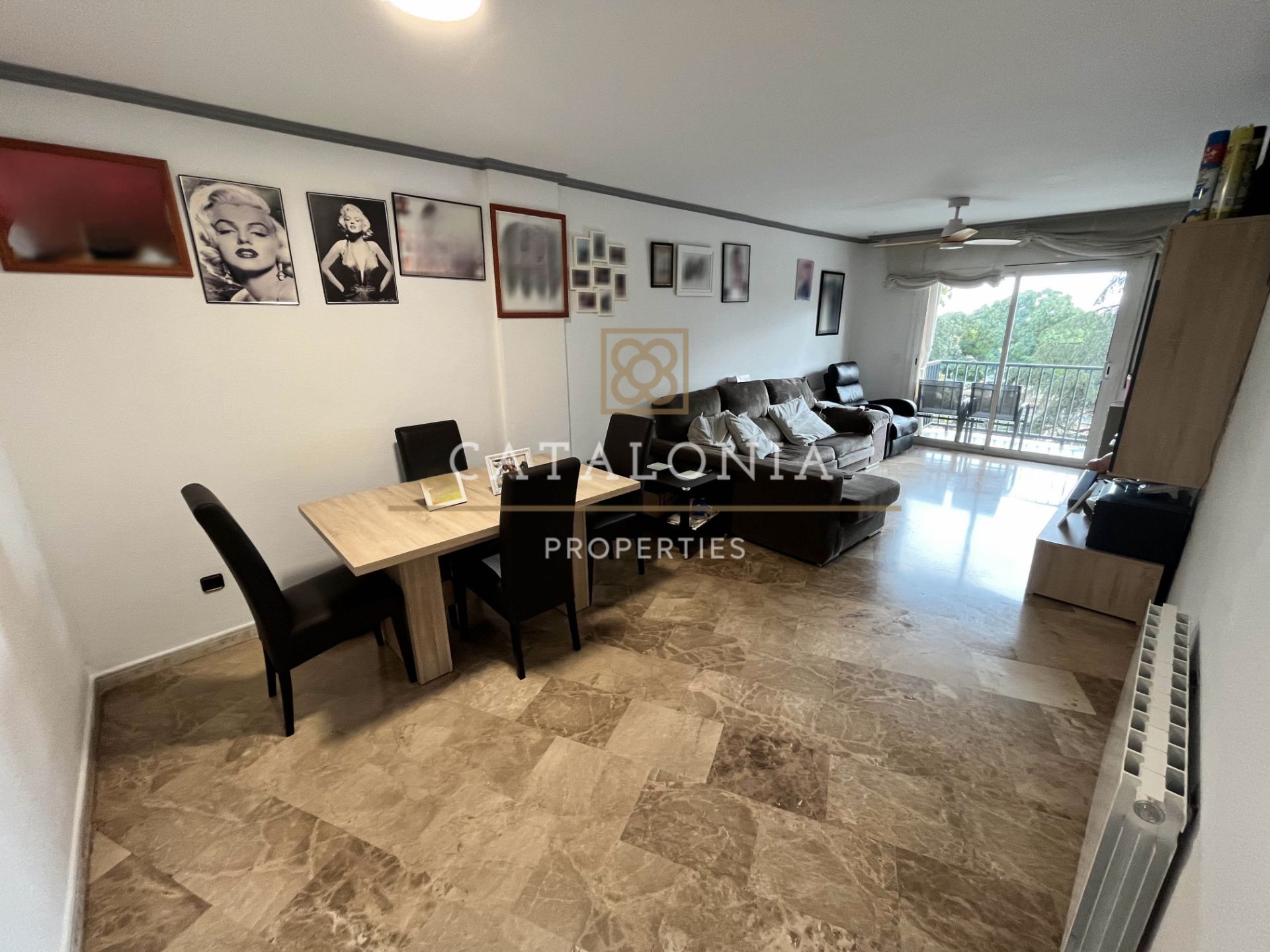 Living room of Flat for sale in Mataró  with Air Conditioner, Heating and Balcony