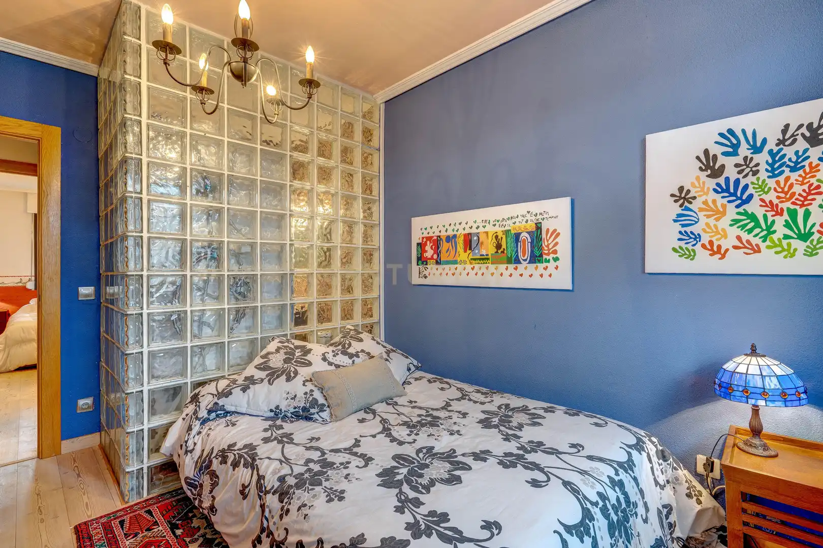 Schlafzimmer von Einfamilien-Reihenhaus zum Verkauf in Anguciana mit Privatgarten, Abstellraum und Schwimmbad