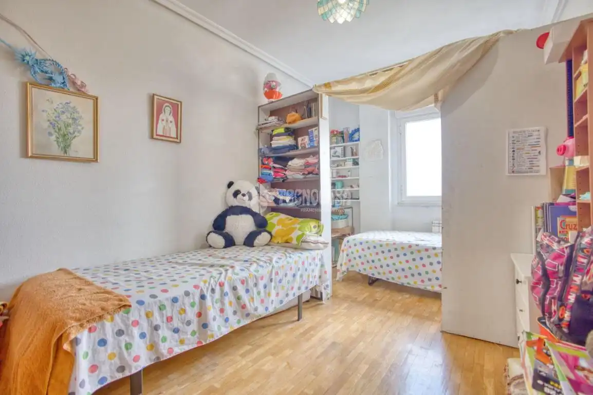 Bedroom of Flat for sale in Salamanca  with Heating and Balcony