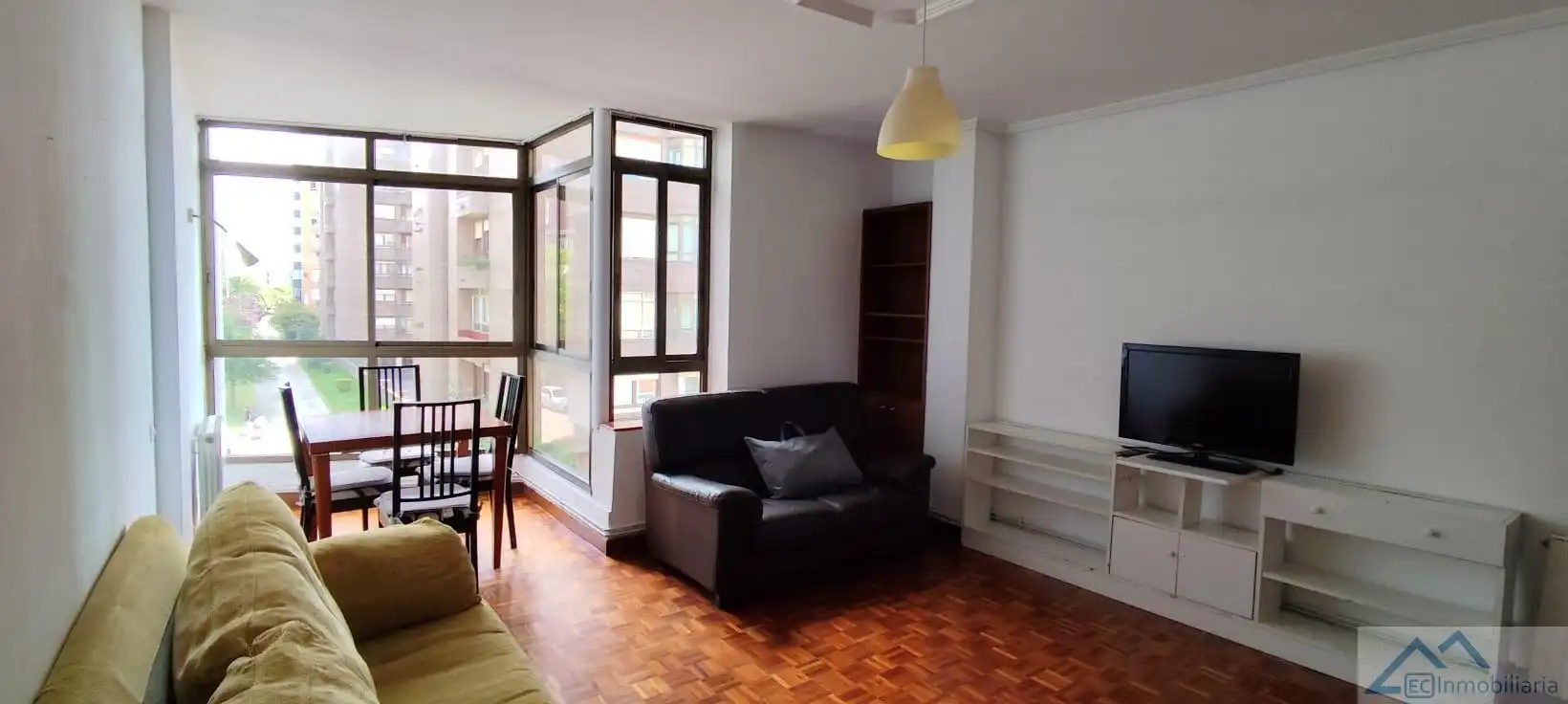 Sala de estar de Piso en venta en Santander con Calefacción, Parquet y Trastero