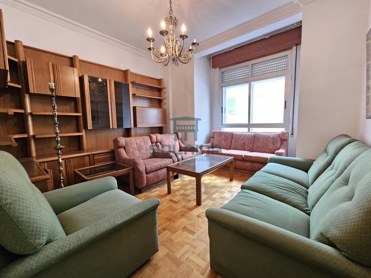 Sala de estar de Piso en venta en Ourense Capital  con Calefacción, Parquet y Trastero