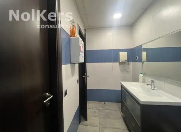 Badezimmer von Büro zur Miete in Gavà mit Klimaanlage und Heizung