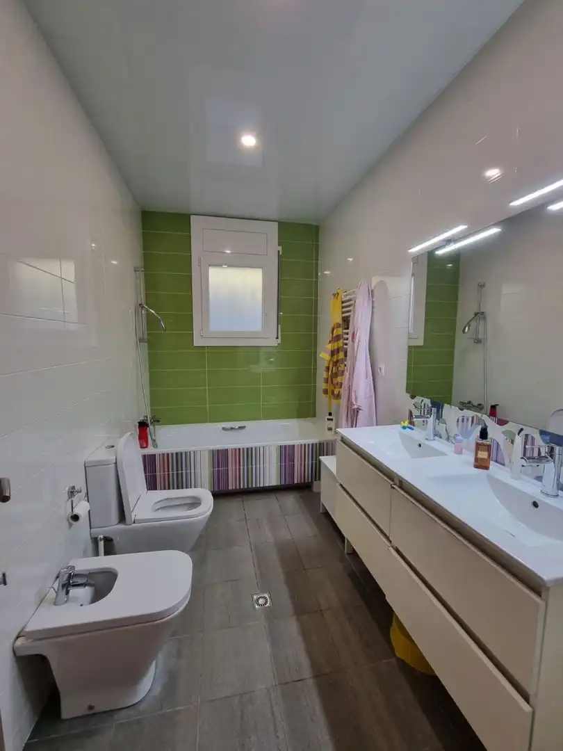 Bany de Casa o xalet en venda en Lloret de Mar amb Aire condicionat, Calefacció i Jardí privat