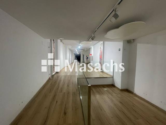 Local comercial en Alquiler en Barri del Centre
