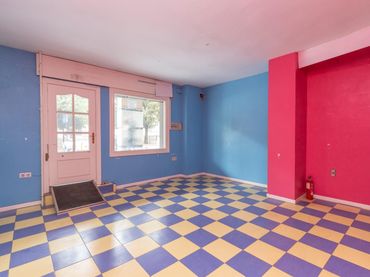 Local comercial en venta en Calle Nazaríes 1