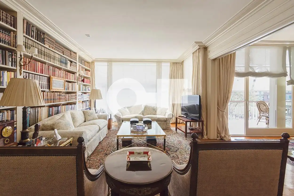 Piso con terraza en venta en Carrer Carrer Jacinto Benavente, imagen 13