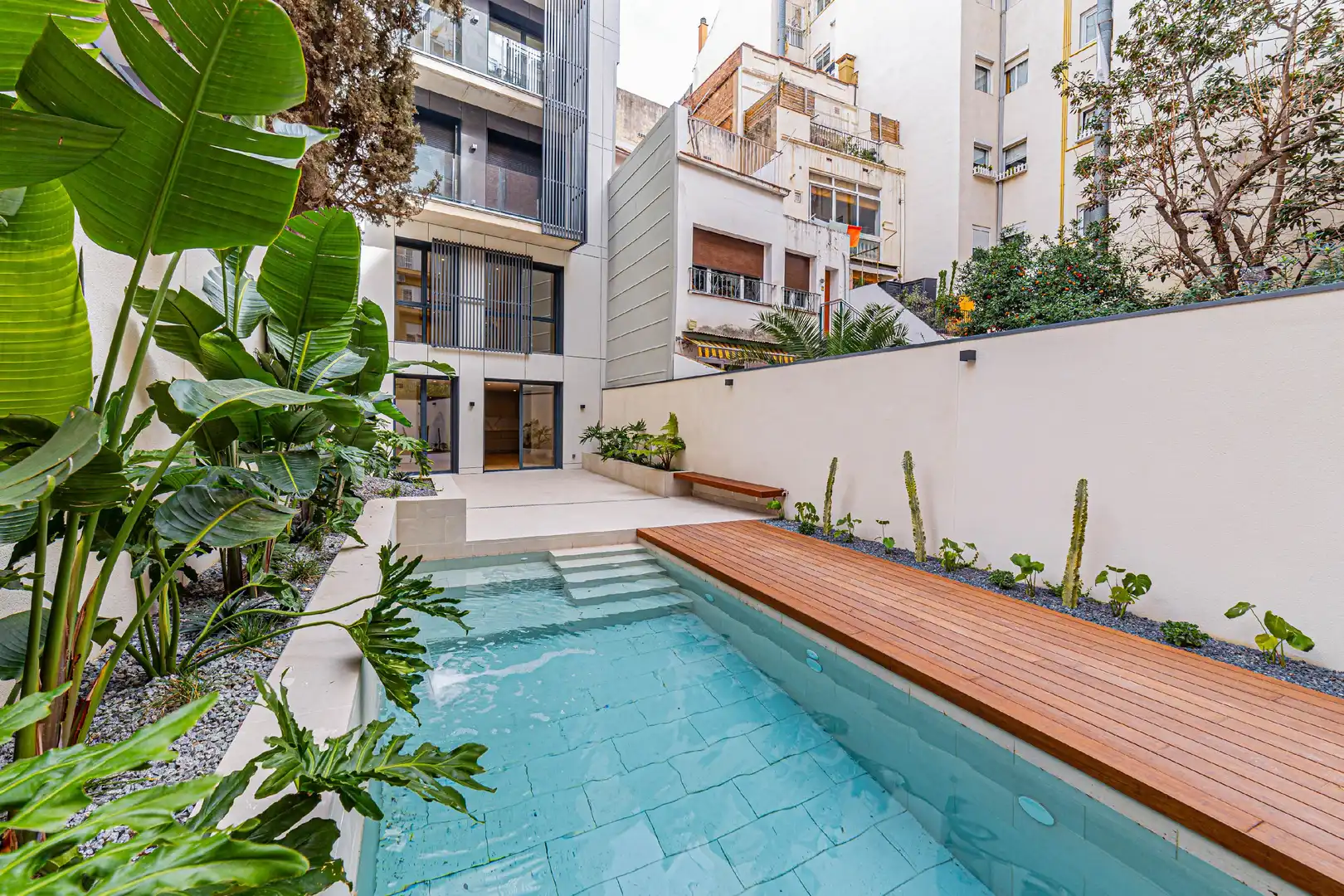Swimming pool of Duplexes for sale in Barcelona  with Air Conditioner, Heating and Private garden