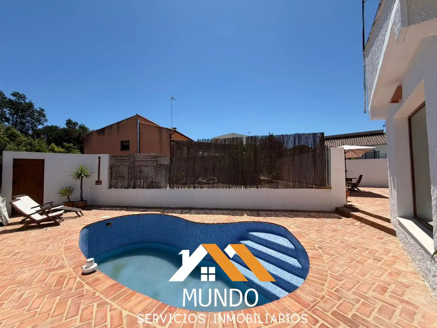 Vista exterior de Casa o chalet de alquiler en Paterna con Aire acondicionado, Terraza y Piscina