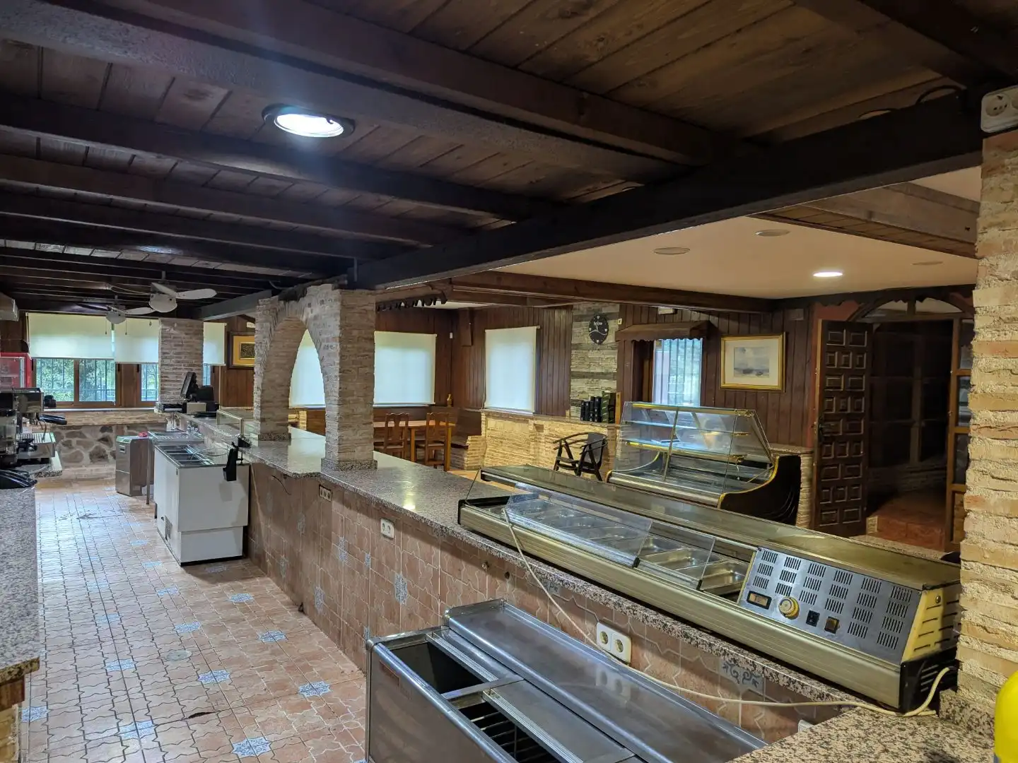 Local de alquiler en Hontoba, Guadalajara