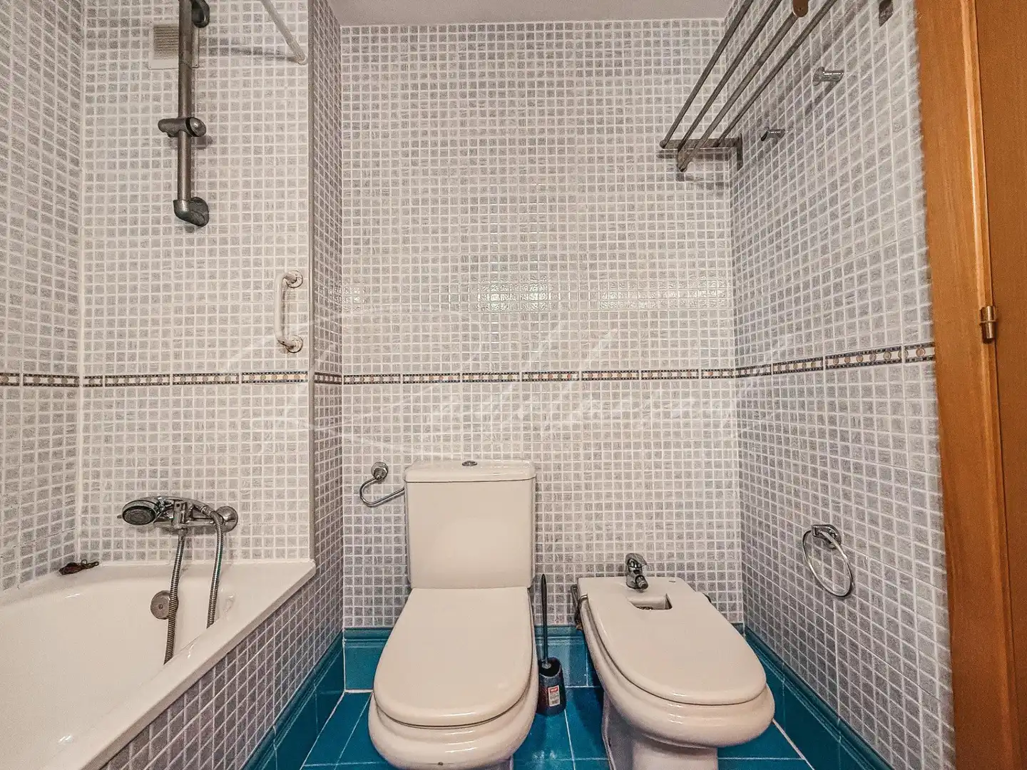 Badezimmer von Wohnung zum Verkauf in Cambrils mit Klimaanlage, Heizung und Privatgarten