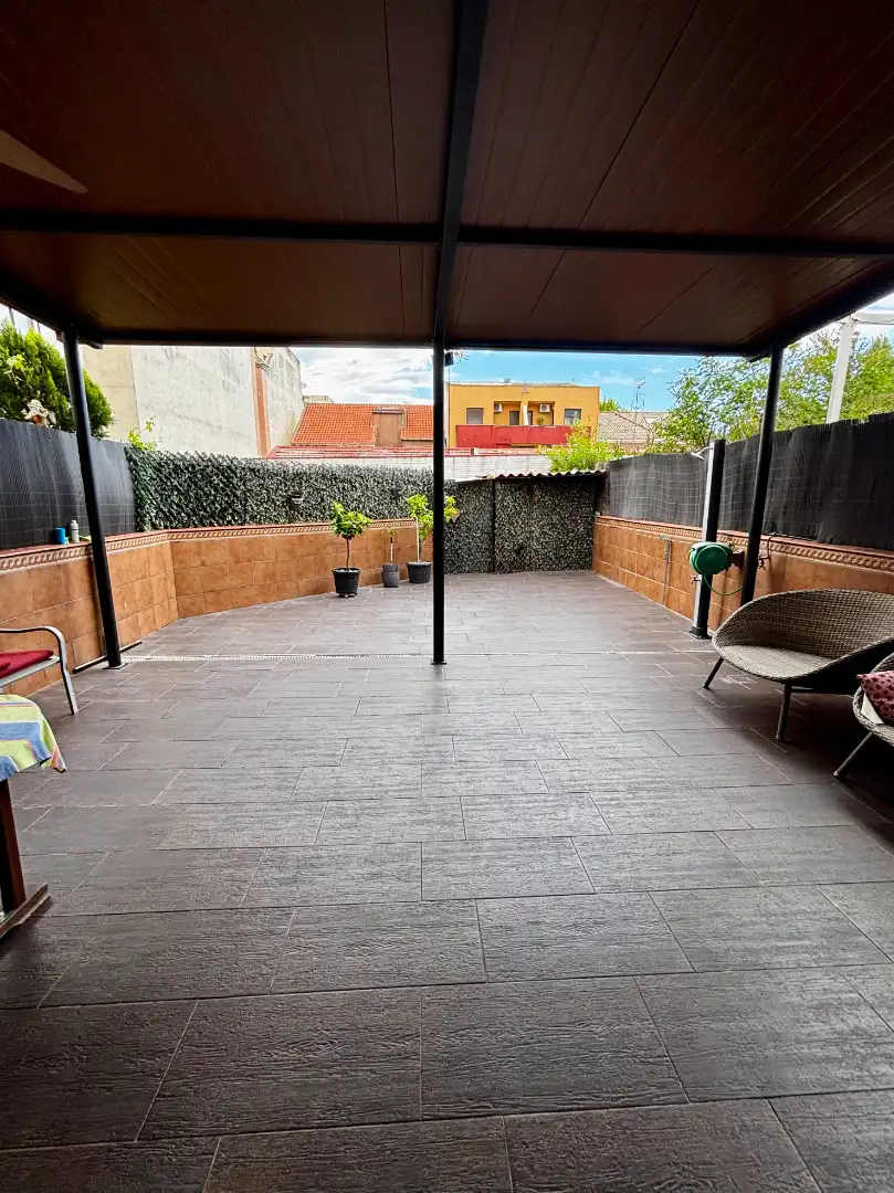 Detached house with garden for sale in San José - Buenos Aires, imagen 3