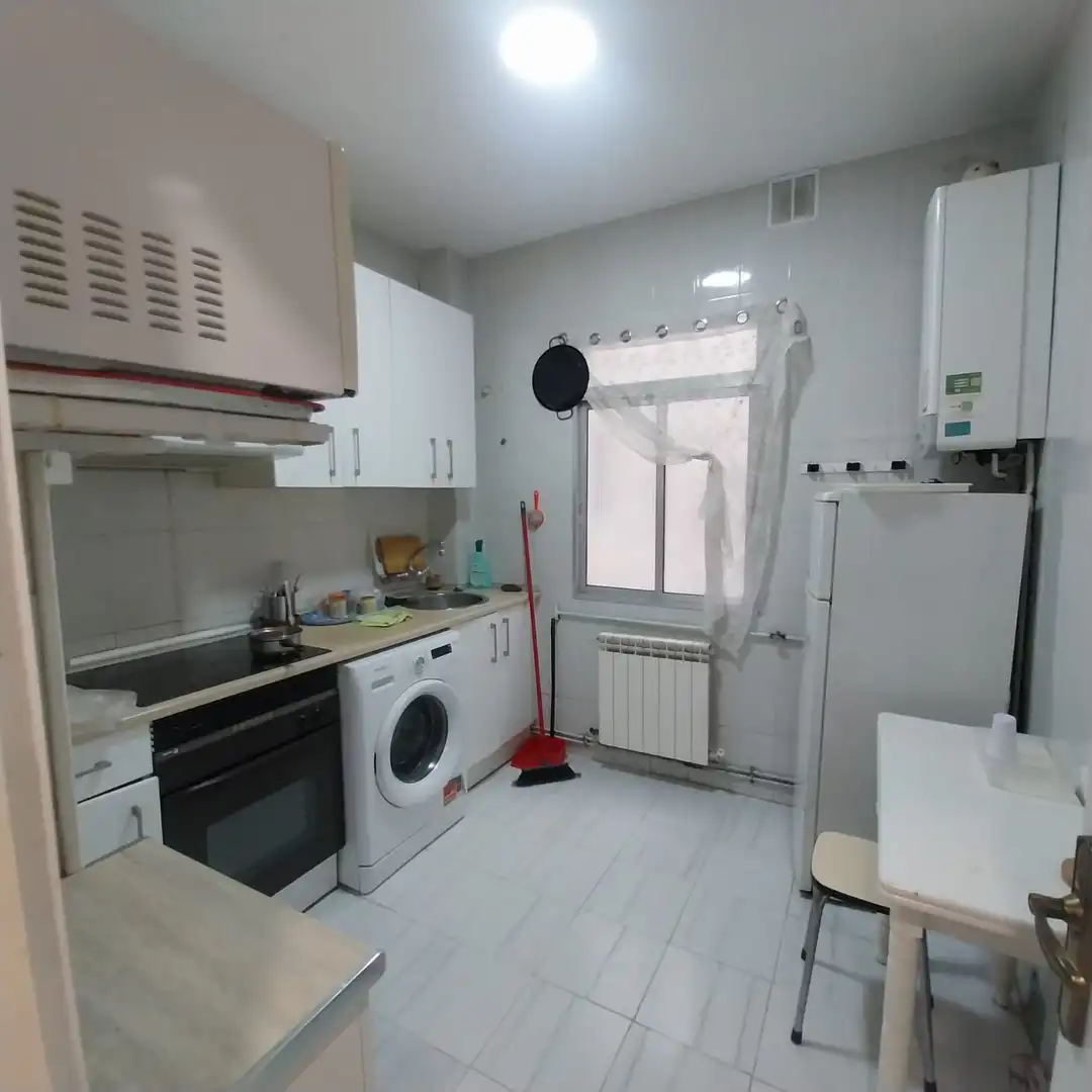 Cocina de Piso en venta en Valladolid con Calefacción, Parquet y Terraza