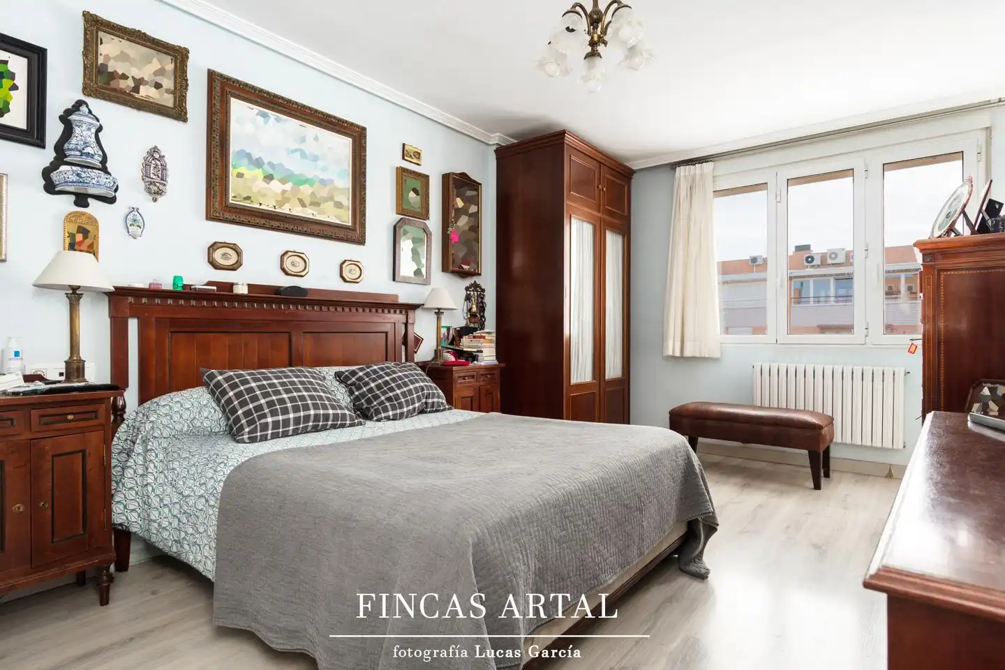 Bedroom of Houses for sale in Zaragoza  with Air Conditioner, Heating and Private garden
