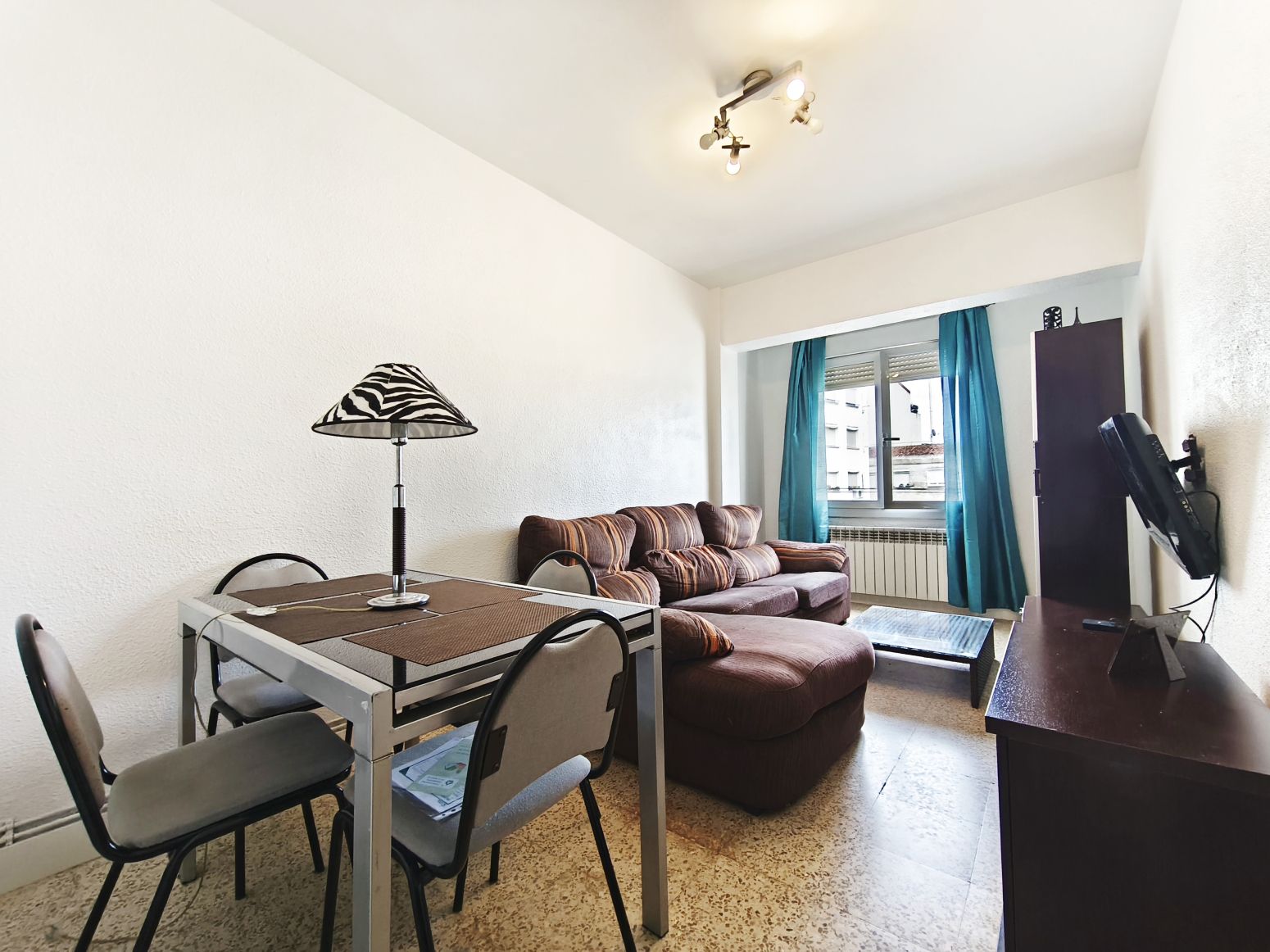 Sala de estar de Piso en venta en  Logroño con Calefacción y Balcón