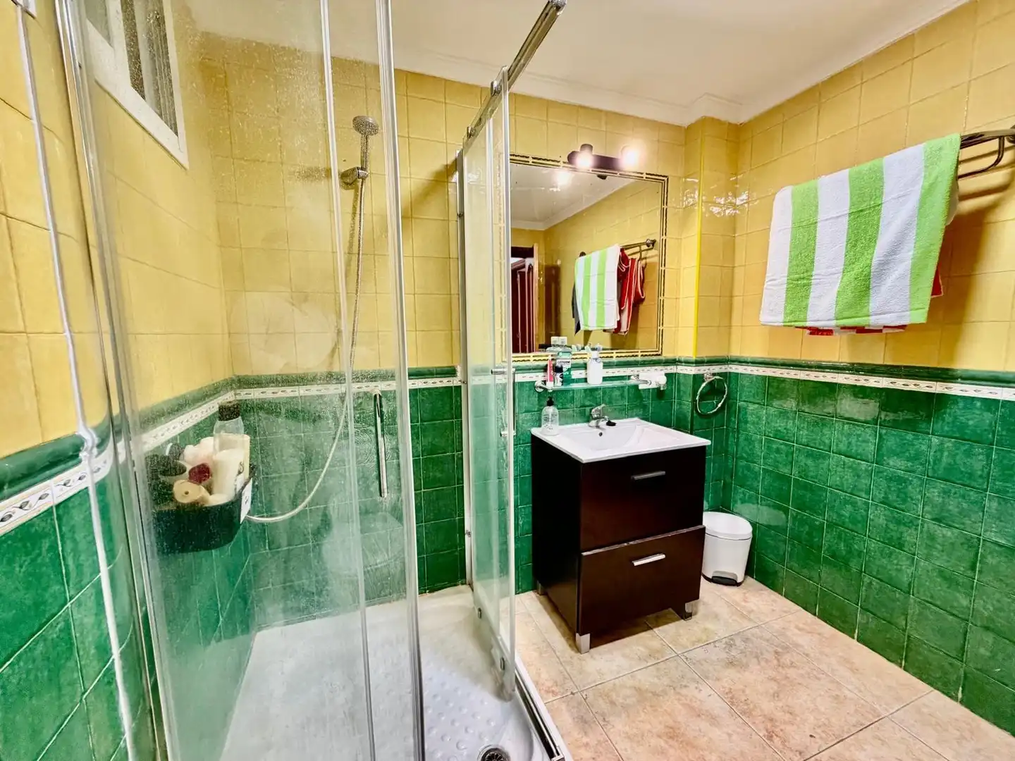 Baño de Piso en venta en Benalmádena con Aire acondicionado, Calefacción y Jardín privado