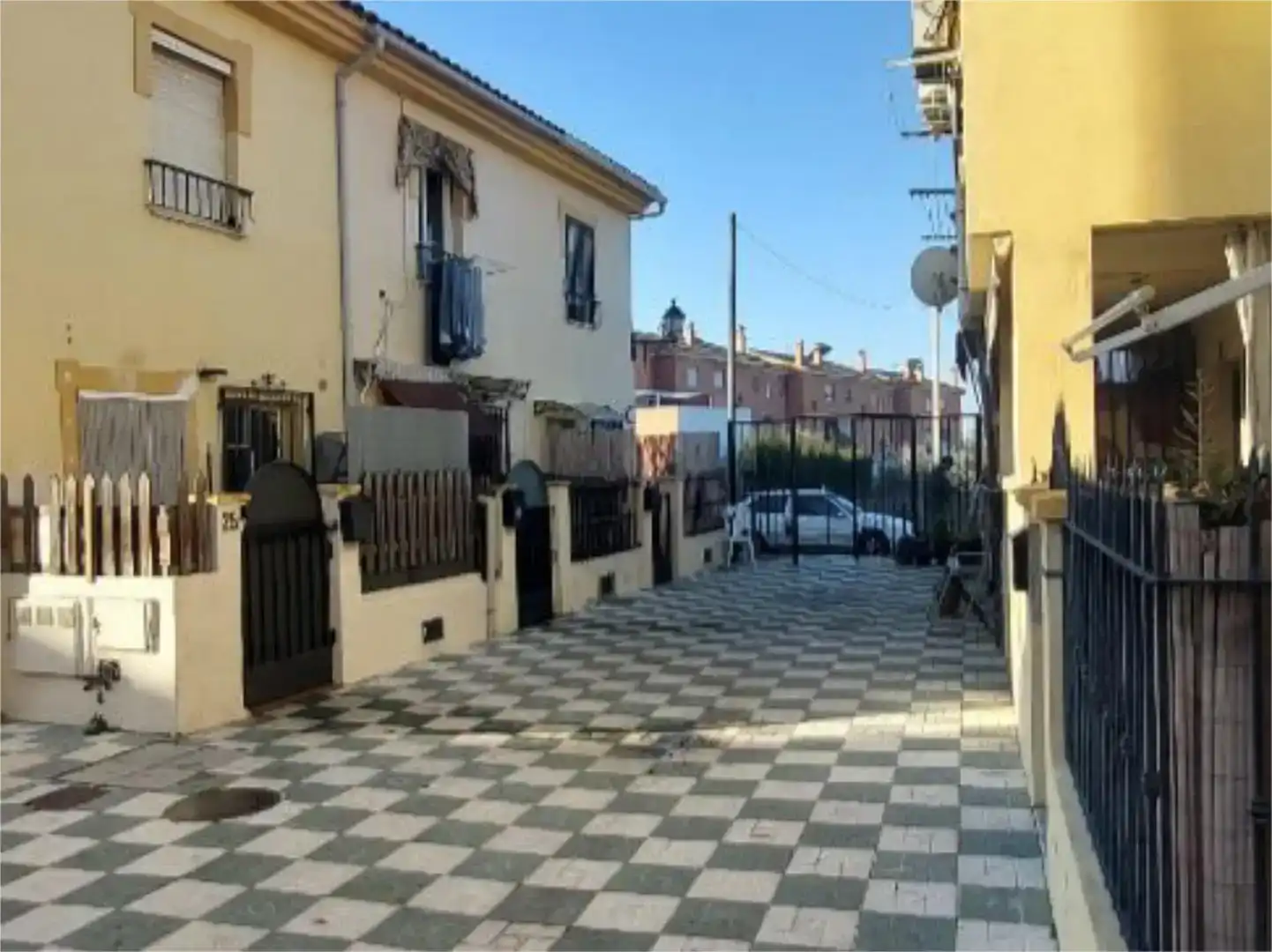 Vista exterior de Casa adosada en venda en Pulianas amb Piscina