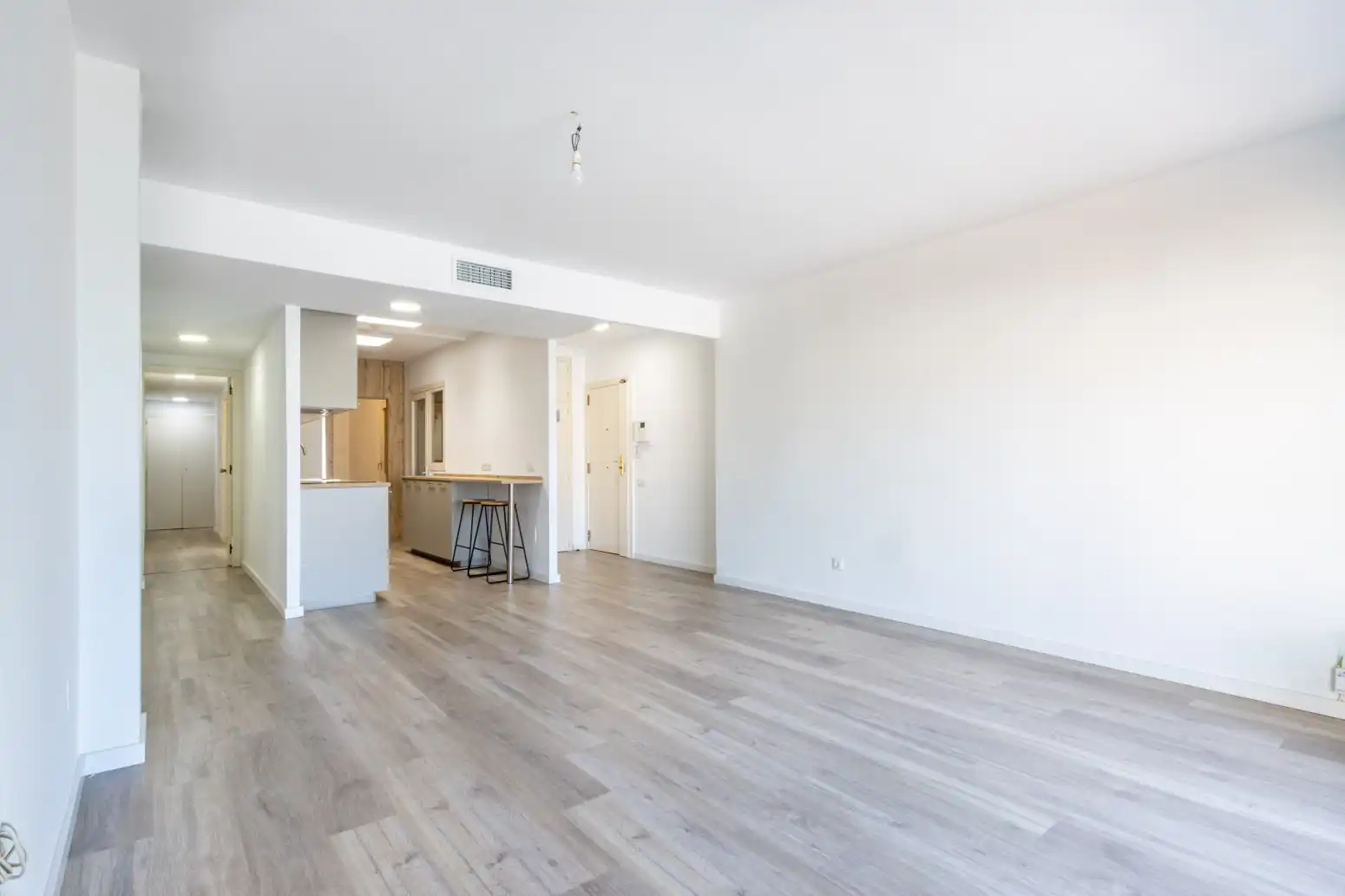 Wohnzimmer von Wohnung zum Verkauf in Terrassa mit Heizung, Parkett und Balkon