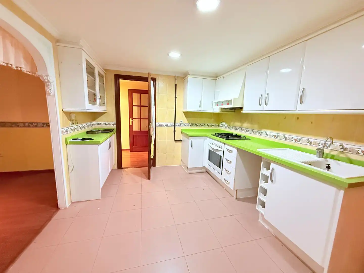 Küche von Wohnung zum Verkauf in Valencia mit Parkett und Terrasse