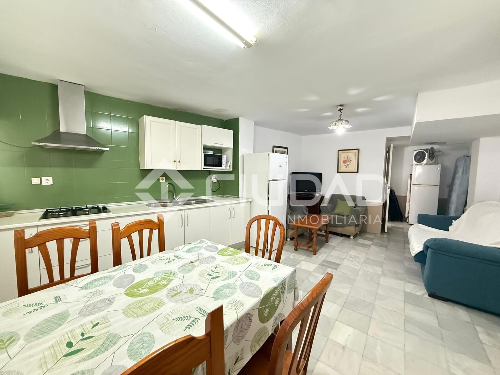 Küche von Erdgeschoss zum Verkauf in Chipiona