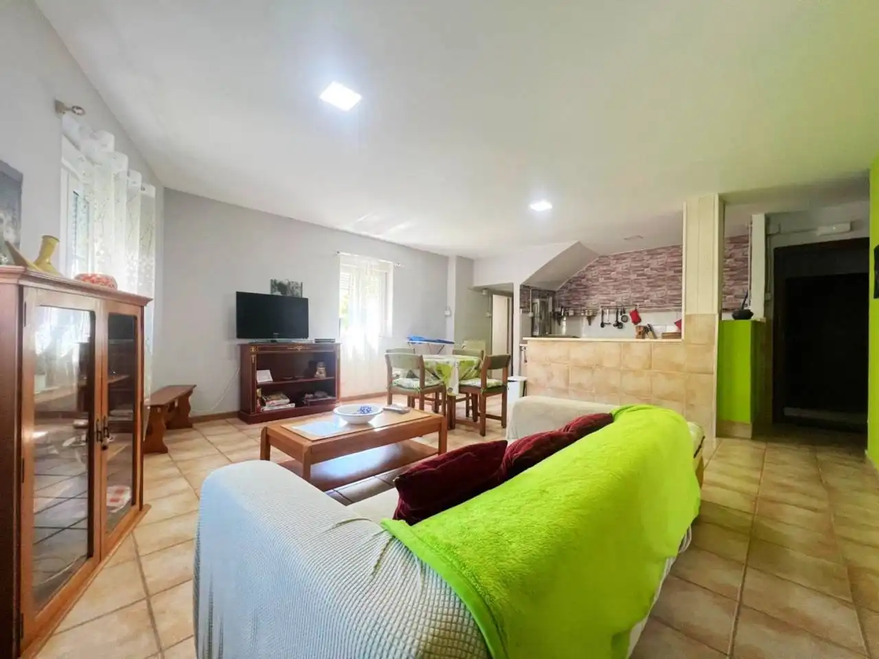 Living room of Houses for sale in Tubilla del Agua  with Heating, Private garden and Terrace